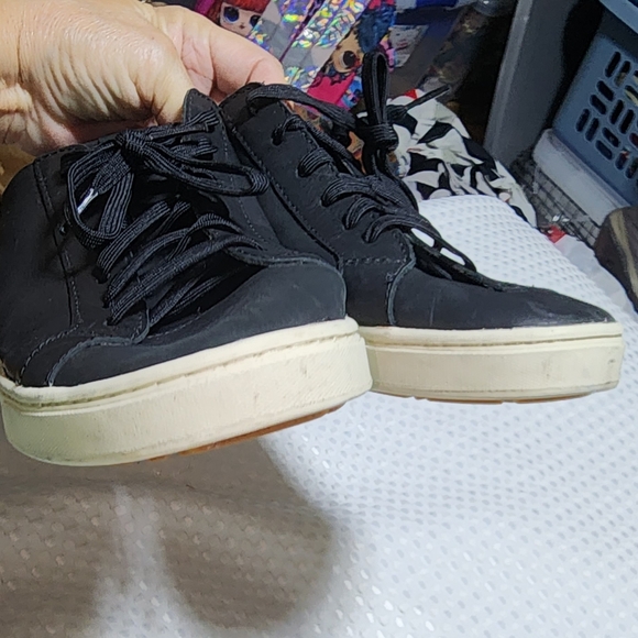 OLUKAI GUC MENS SIZE 8.5 BLACK LEATHER LACEUP CASUAL SNEAKERS SHOES - Picture 8 of 12